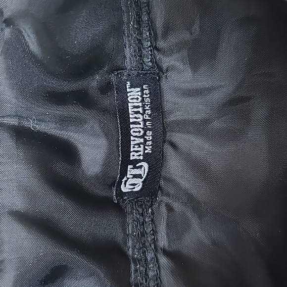 Revolution Kids Lightweight Camo Puffer Vest Jacket in Green/Gray/Black - Picture 9 of 17